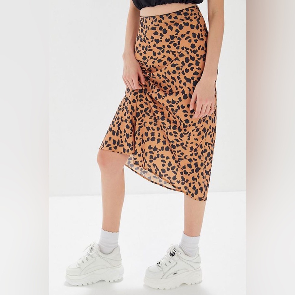 Function & Fringe Edit | Leopard Print Midi Skirt - image 5